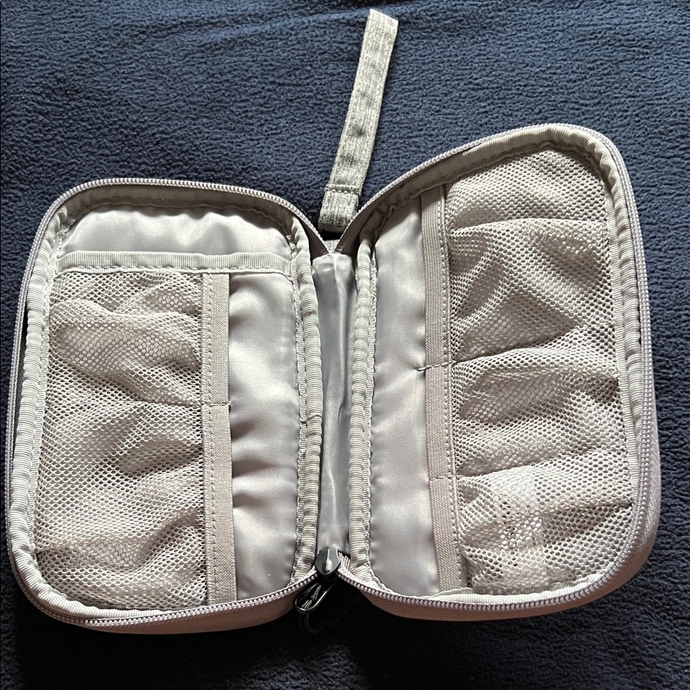 BAGSMART Gray Electronics Organizer Case - Picture 2 of 6